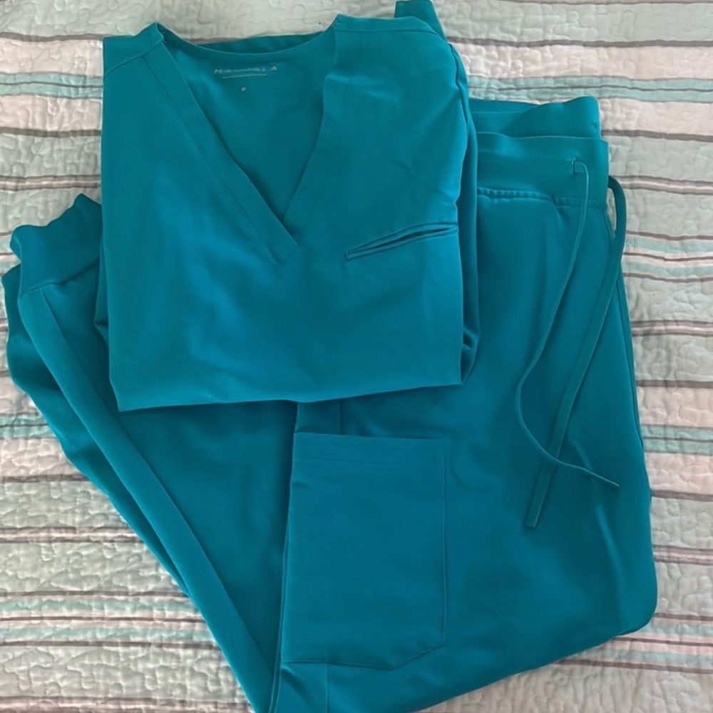 Mandala Scrubs Medium